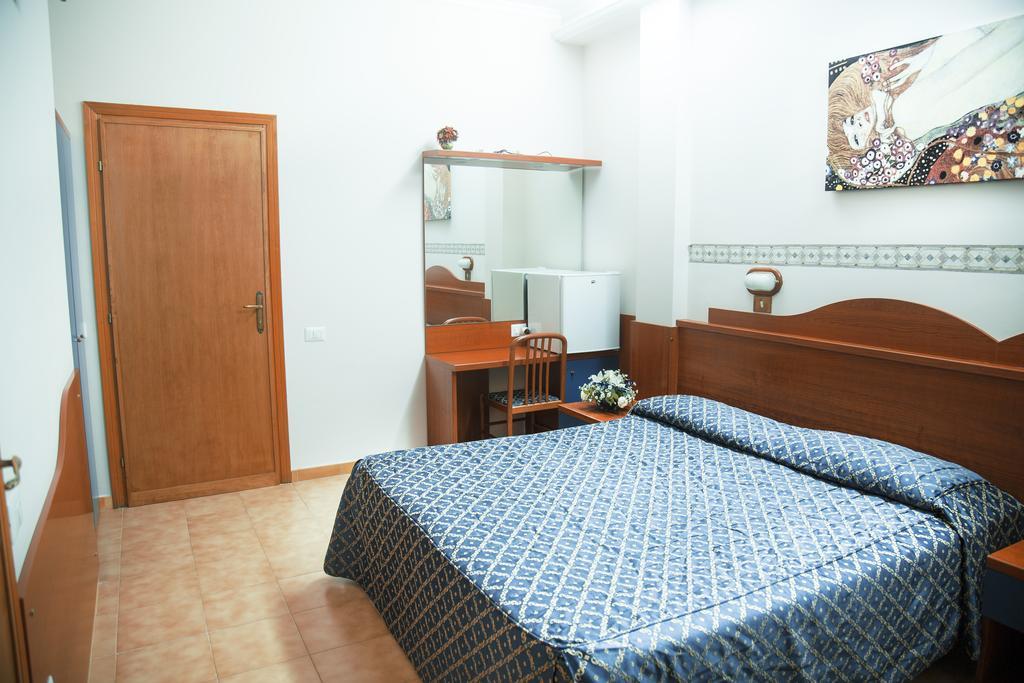 Camp'S Hotel Colonna Εξωτερικό φωτογραφία