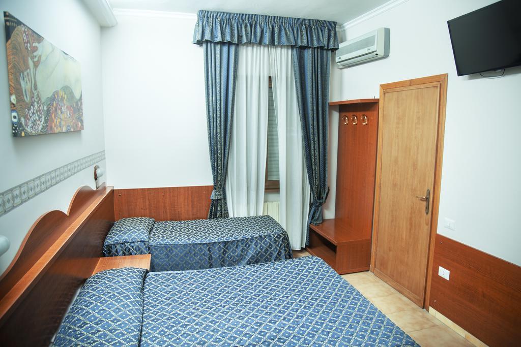 Camp'S Hotel Colonna Εξωτερικό φωτογραφία