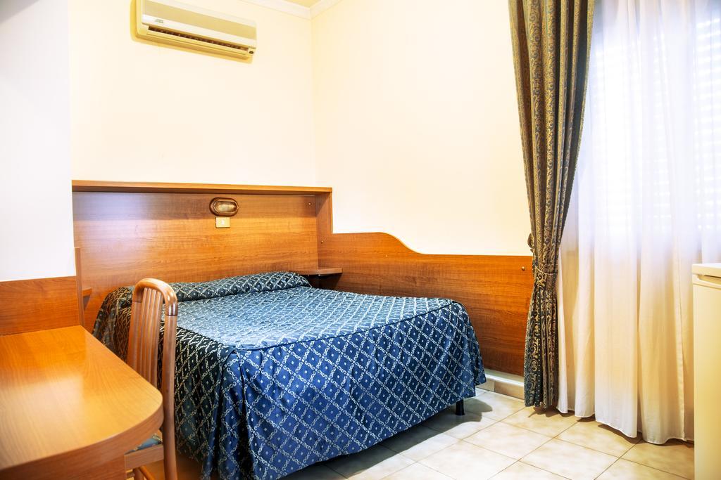 Camp'S Hotel Colonna Εξωτερικό φωτογραφία
