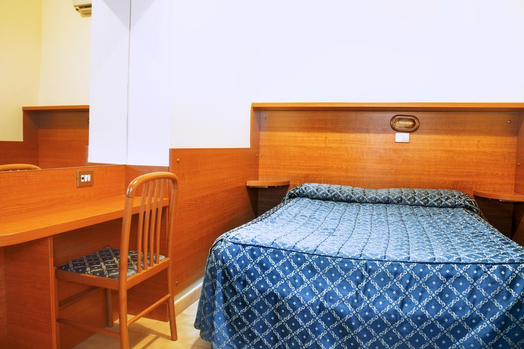 Camp'S Hotel Colonna Εξωτερικό φωτογραφία